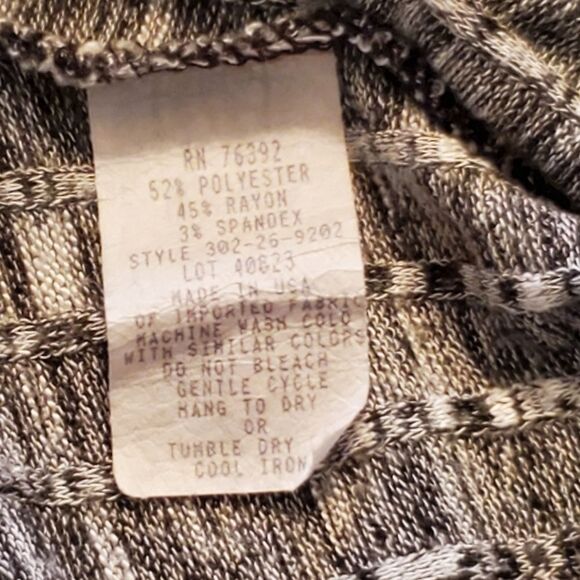 Snap Womens Sz L Cold Shoulder Top Gray Knit - Picture 4 of 8